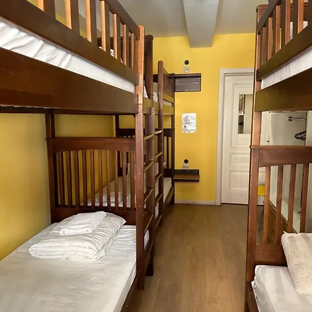 Gar'Is Hostel Львів Екстер'єр фото